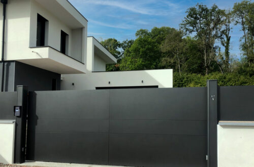 bridenne_fermetures_collection_architecte_klavel_aluminium_architecte_portail_coulissant_gris_anthracite_7016
