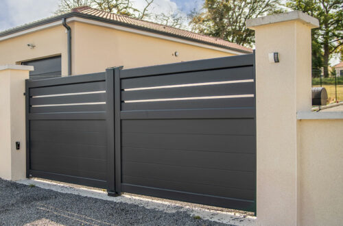 bridenne_fermetures_collection_cosy_kabig_aluminium_contemporain_portail_aluminium_battant_noir_sable_2100